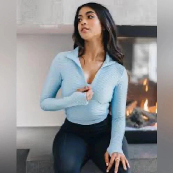 Buffbunny Permafrost 1/2 Zip Crop Textured Long Sleeve  Blue Top Size XL - Picture 1 of 10